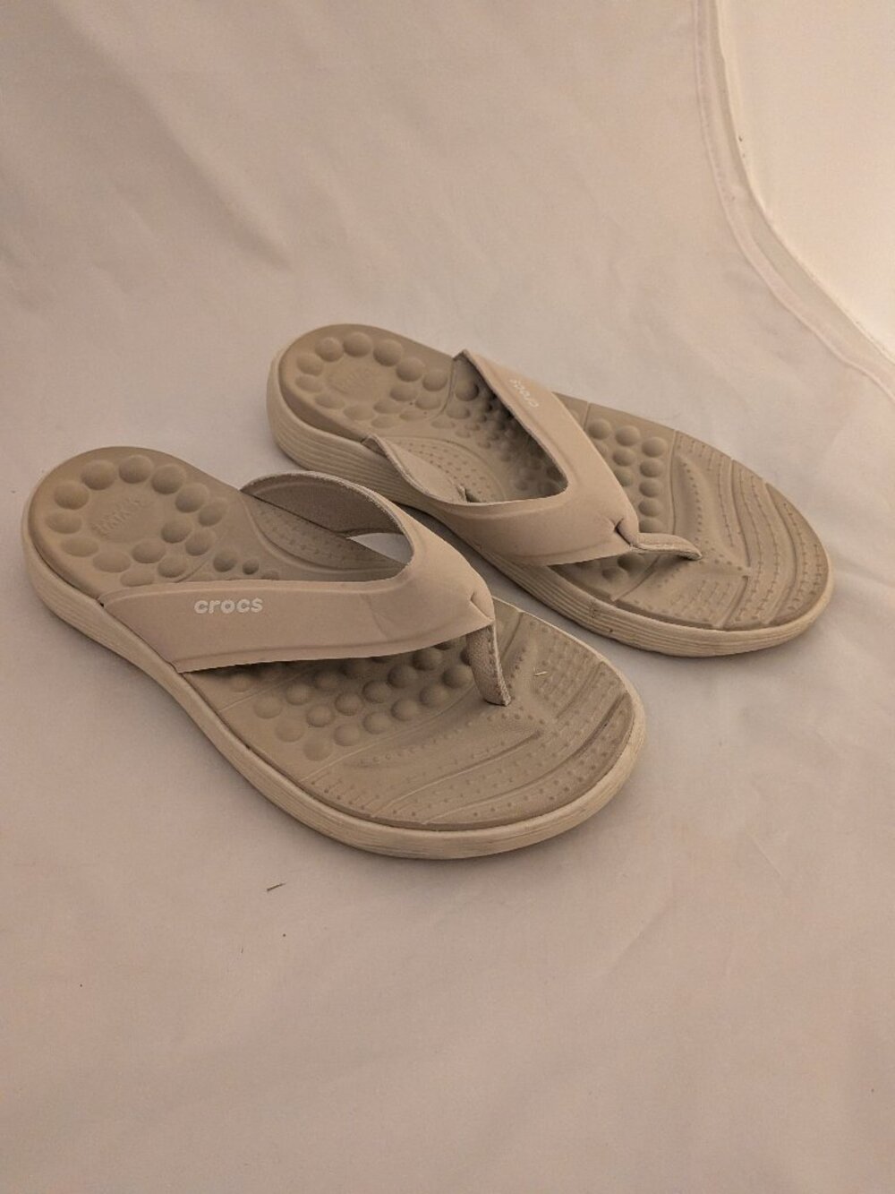 Crocs Reviva Women brown tan Thong Flip Flop Sandal 8